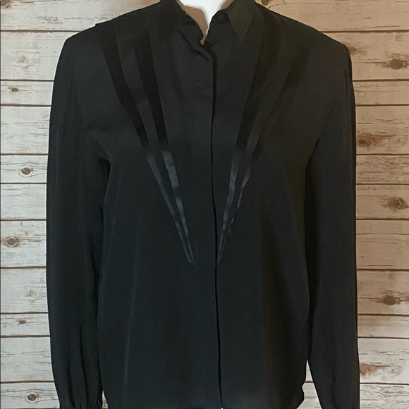 Carlisle Tops - Vintage Carlisle black 100% silk pleated front button-down blouse Size 10